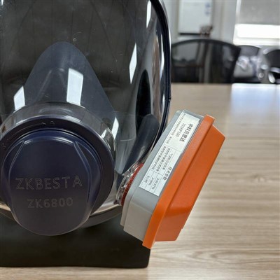 Respiratore con purificazione dell'aria